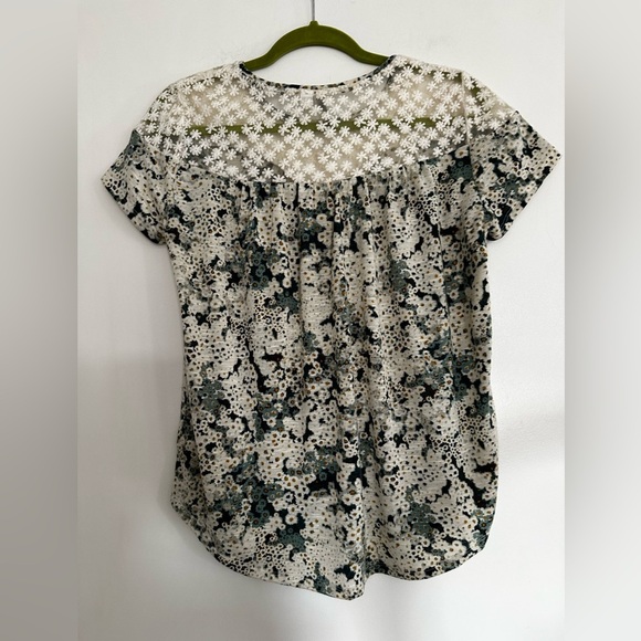 LC Lauren Conrad Top with Daisy White Lace Yoke. Mini Floral Print. Soft, Flowy. - Picture 11 of 16